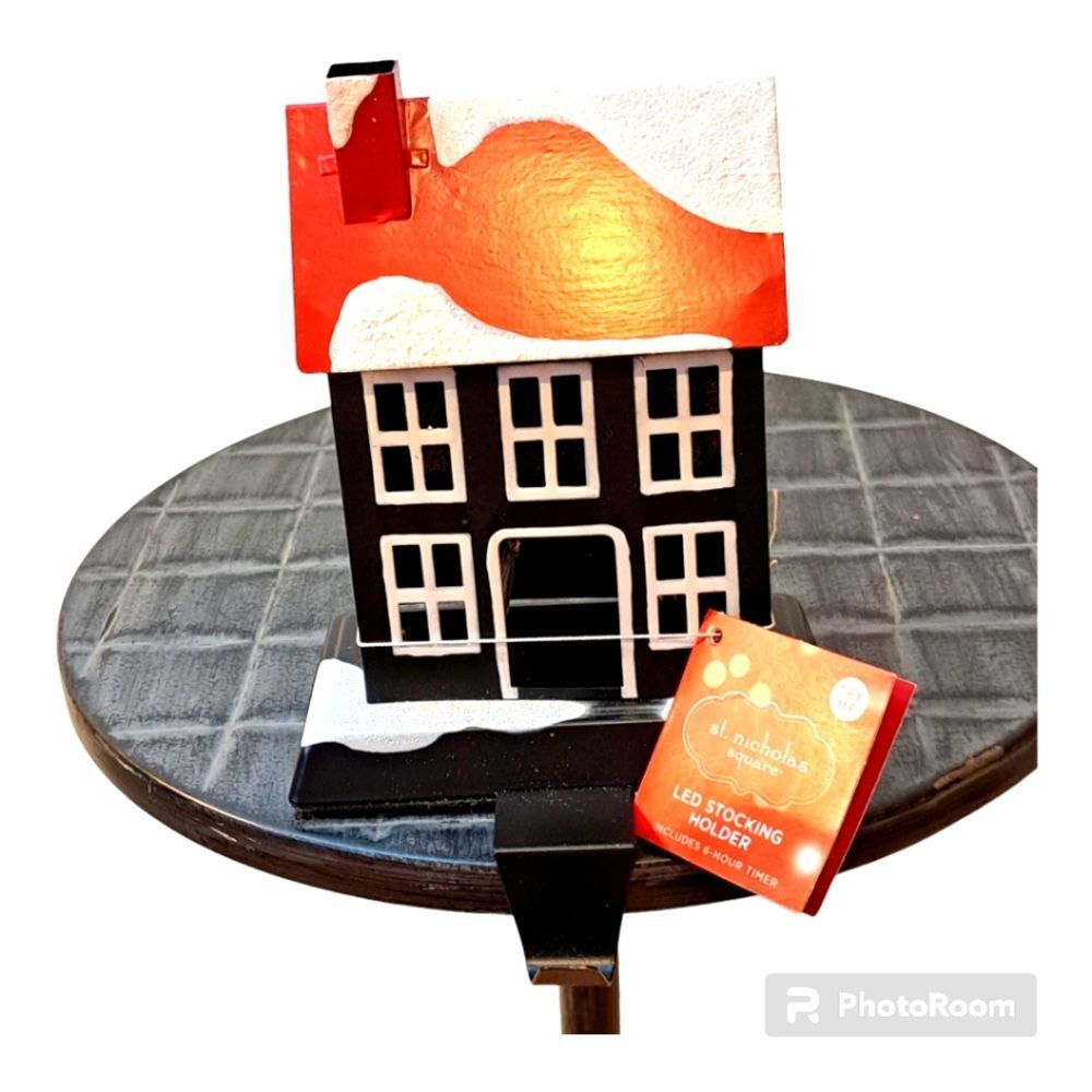 ST. NICHOLAS SQUARE' LED HOUSE STOCKING HOLDER FOR CHRISTMAS - NWT